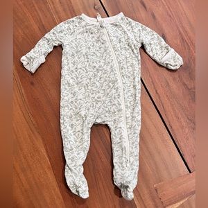 Quincy Mae 0-3 bamboo zip footie